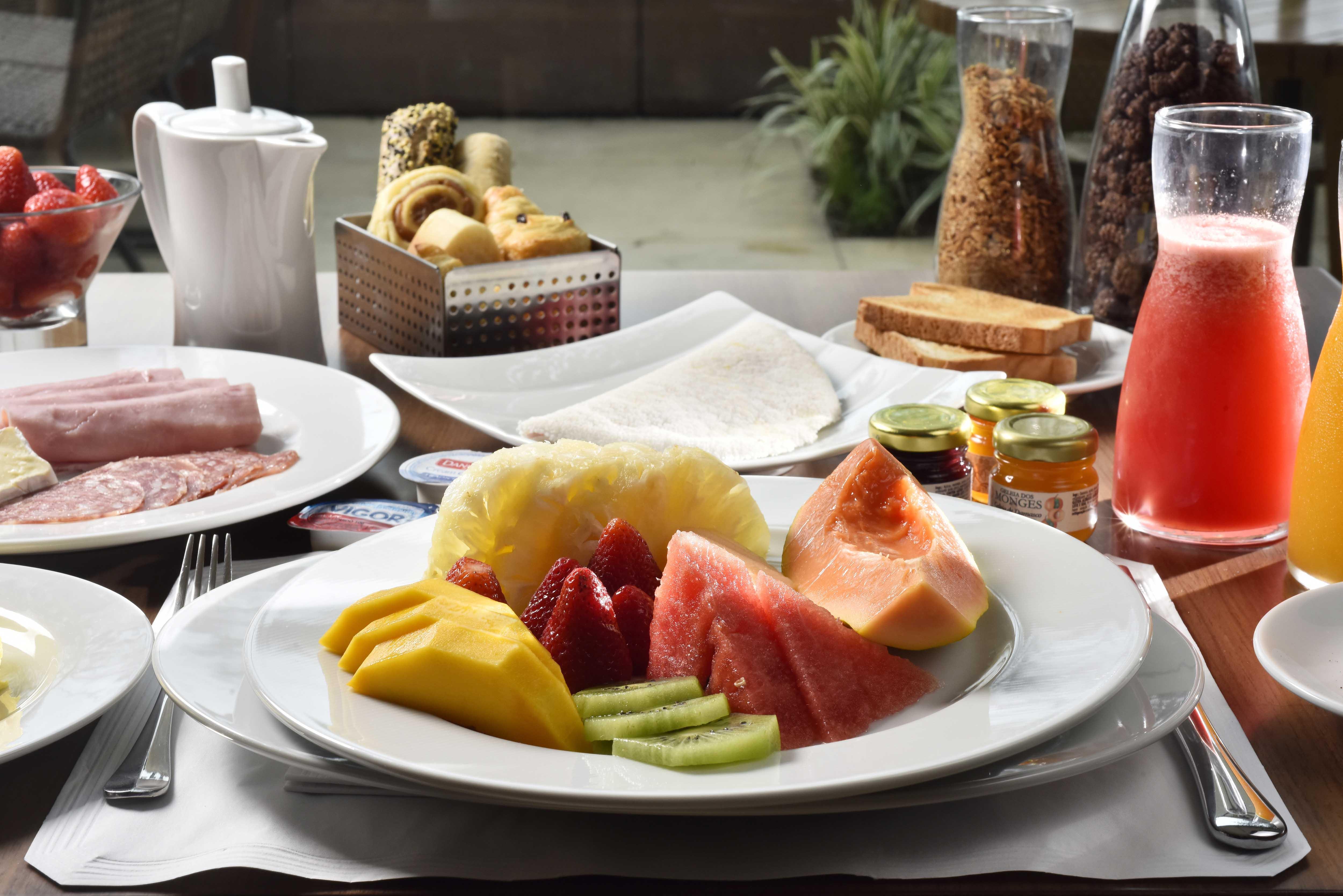 Lifestyle Laghetto Collection Hotel Rio de Janeiro Luaran gambar A continental breakfast