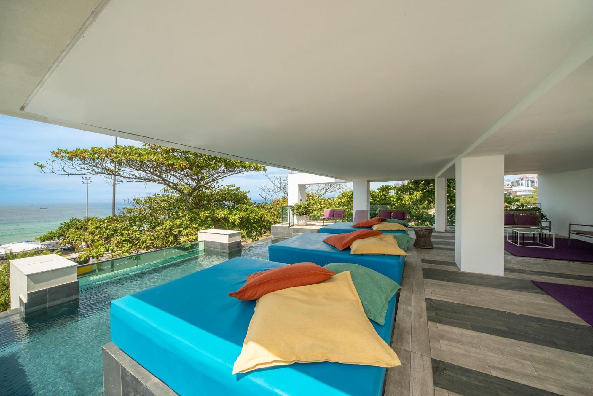 Lifestyle Laghetto Collection Hotel Rio de Janeiro Luaran gambar The pool at the W Hotel in Cancun