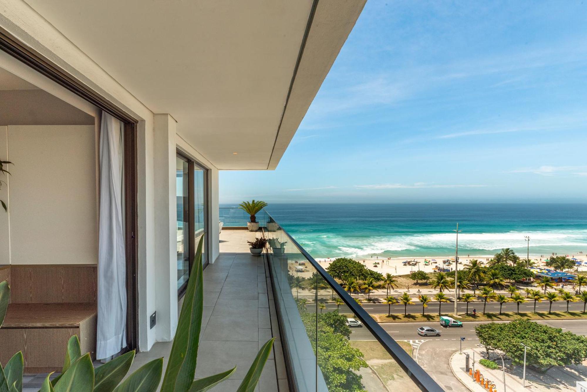 Lifestyle Laghetto Collection Hotel Rio de Janeiro Luaran gambar View from the balcony of a suite at the hotel