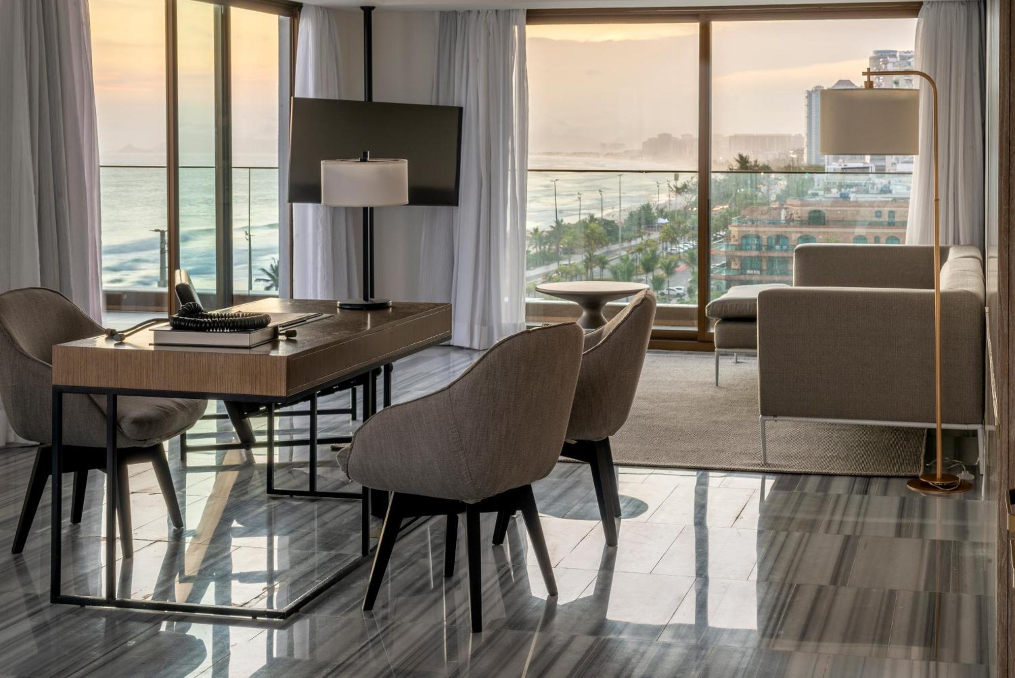 Lifestyle Laghetto Collection Hotel Rio de Janeiro Luaran gambar A living room at the Ritz-Carlton, DIFC
